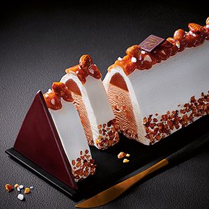 *Entremets glacé façon Mont-Blanc, marron/chantill *Entremets glacé façon Mont-Blanc, marron/chantill