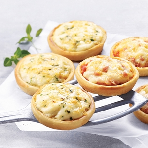 9 Petites pizzas aux 3 fromages 9 Petites pizzas aux 3 fromages