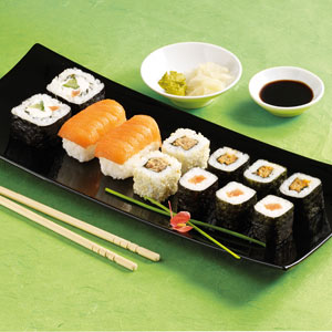 Assortiment de 12 sushi au saumon Assortiment de 12 sushi au saumon