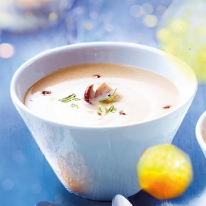 *Velouté aux cèpes et foie gras de canard *Velouté aux cèpes et foie gras de canard